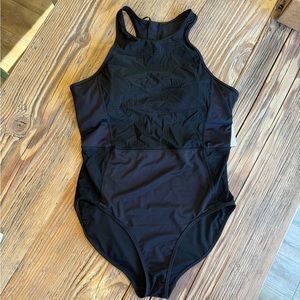 Athleta Large Cross Train One Piece Swimsuit Black